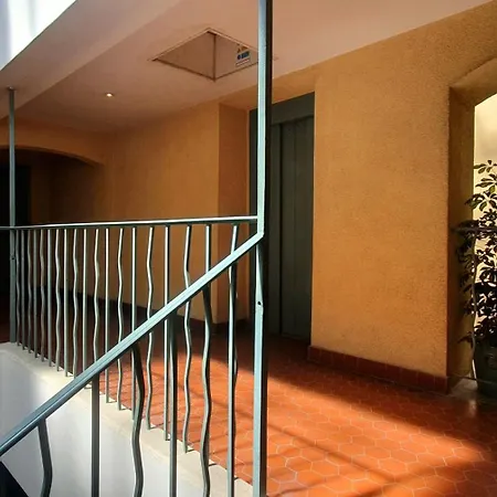 Duplex Climatise De 80m2 En Plein Coeur De La Vieille