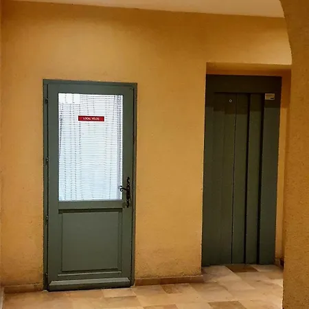 Duplex Climatise De 80m2 En Plein Coeur De La Vieille * Toulon