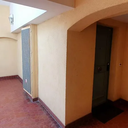 Appartement Duplex Climatise De 80m2 En Plein Coeur De La Vieille