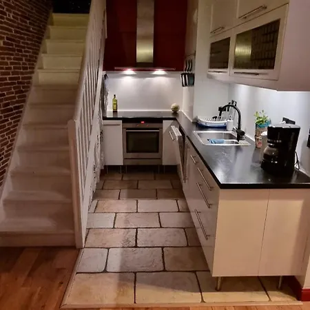 Appartement Duplex Climatise De 80m2 En Plein Coeur De La Vieille Toulon