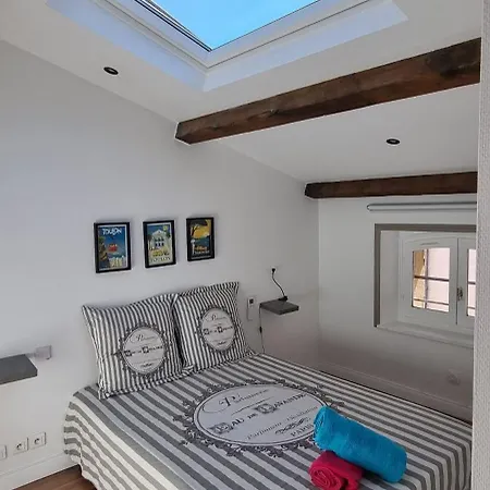 Appartement Duplex Climatise De 80m2 En Plein Coeur De La Vieille *